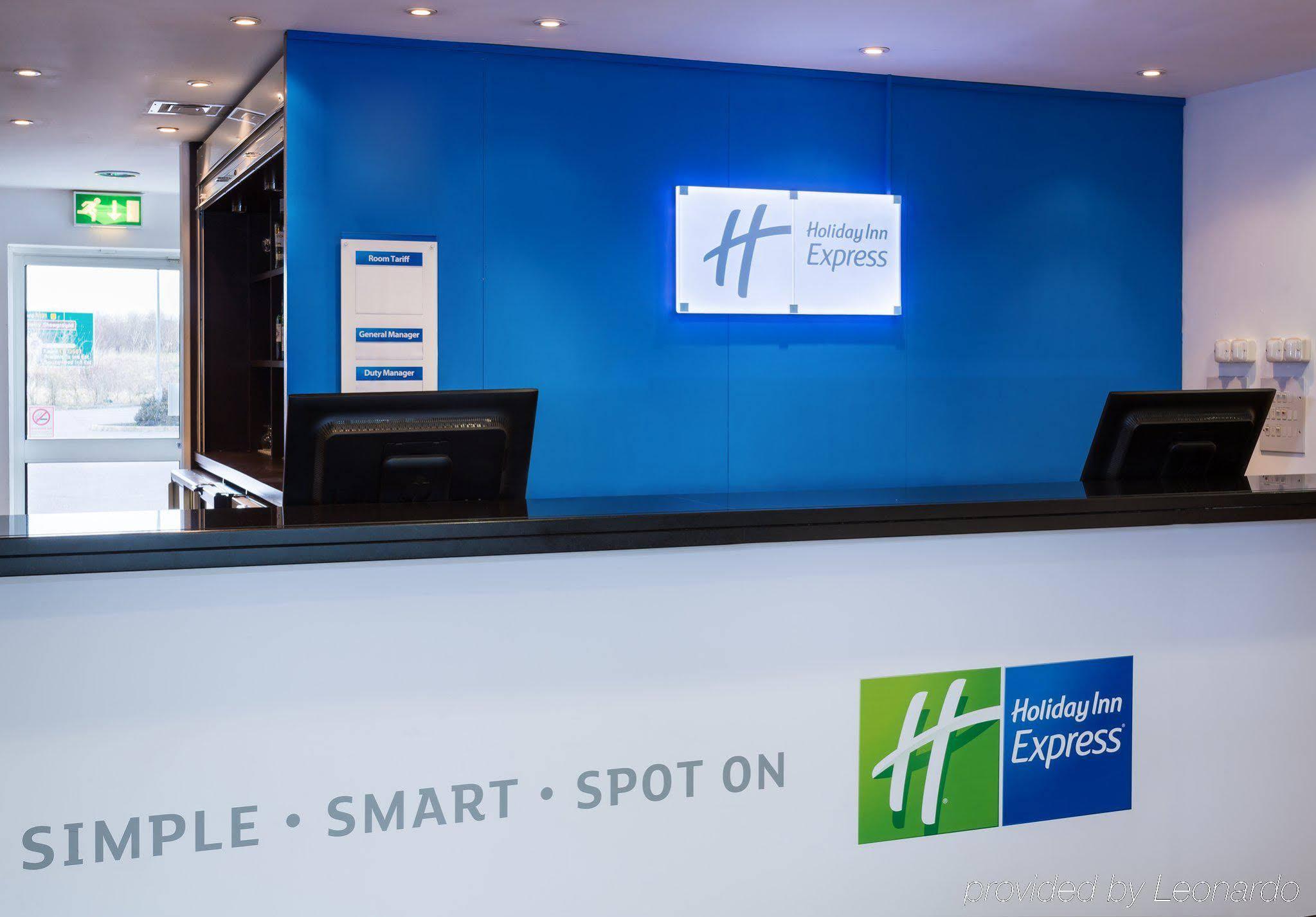 Holiday Inn Express Braintree By Ihg Экстерьер фото