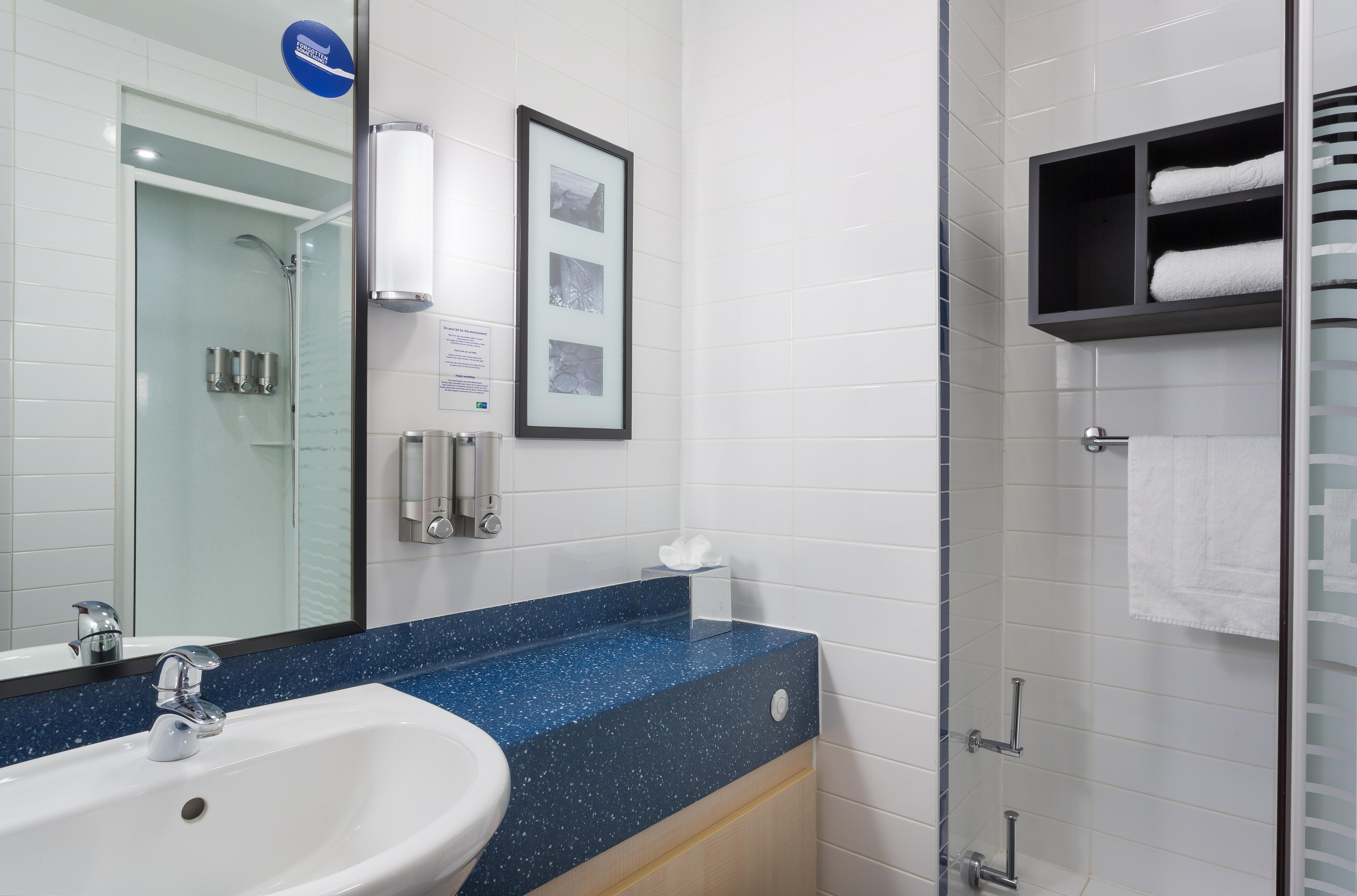 Holiday Inn Express Braintree By Ihg Экстерьер фото