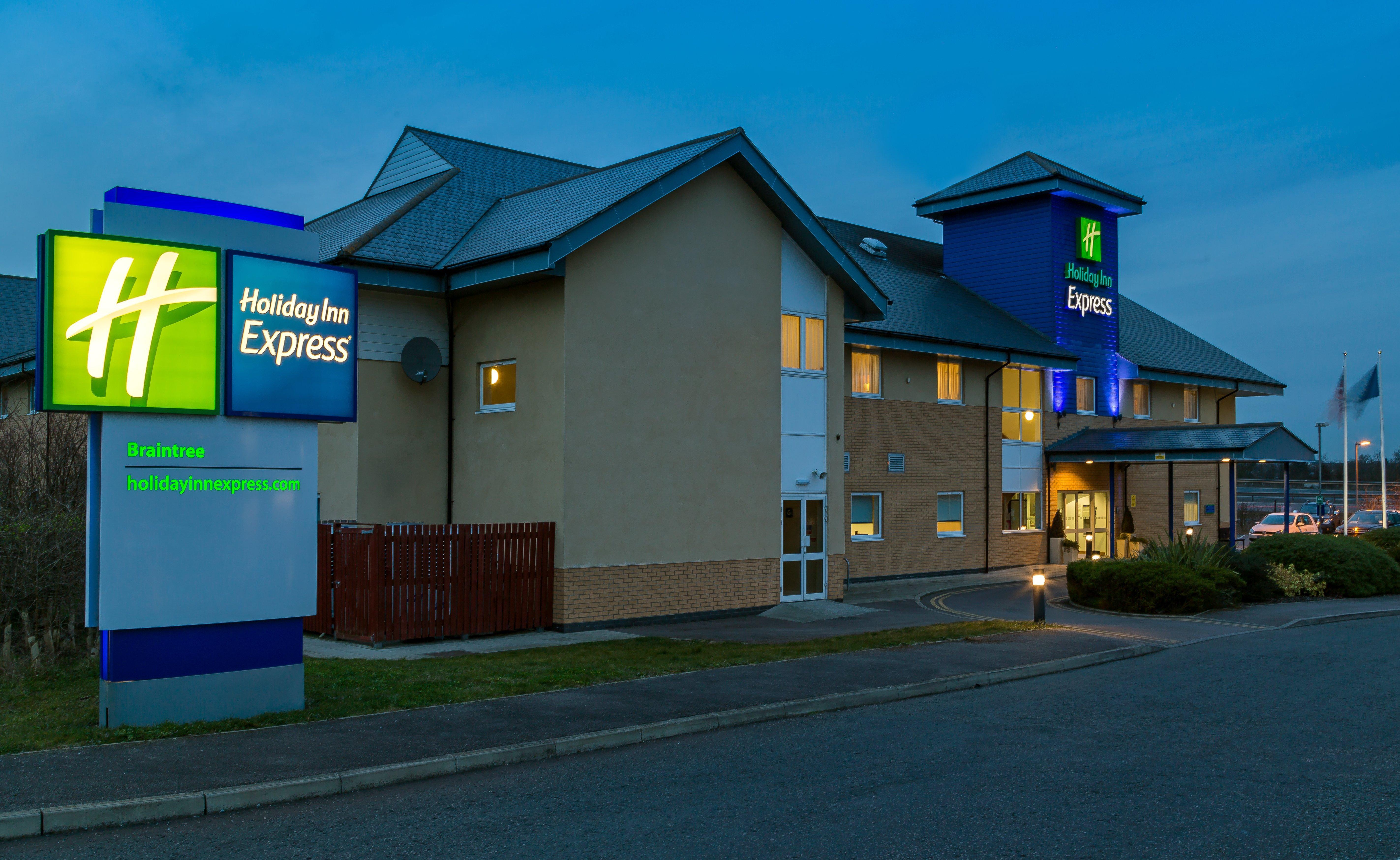 Holiday Inn Express Braintree By Ihg Экстерьер фото
