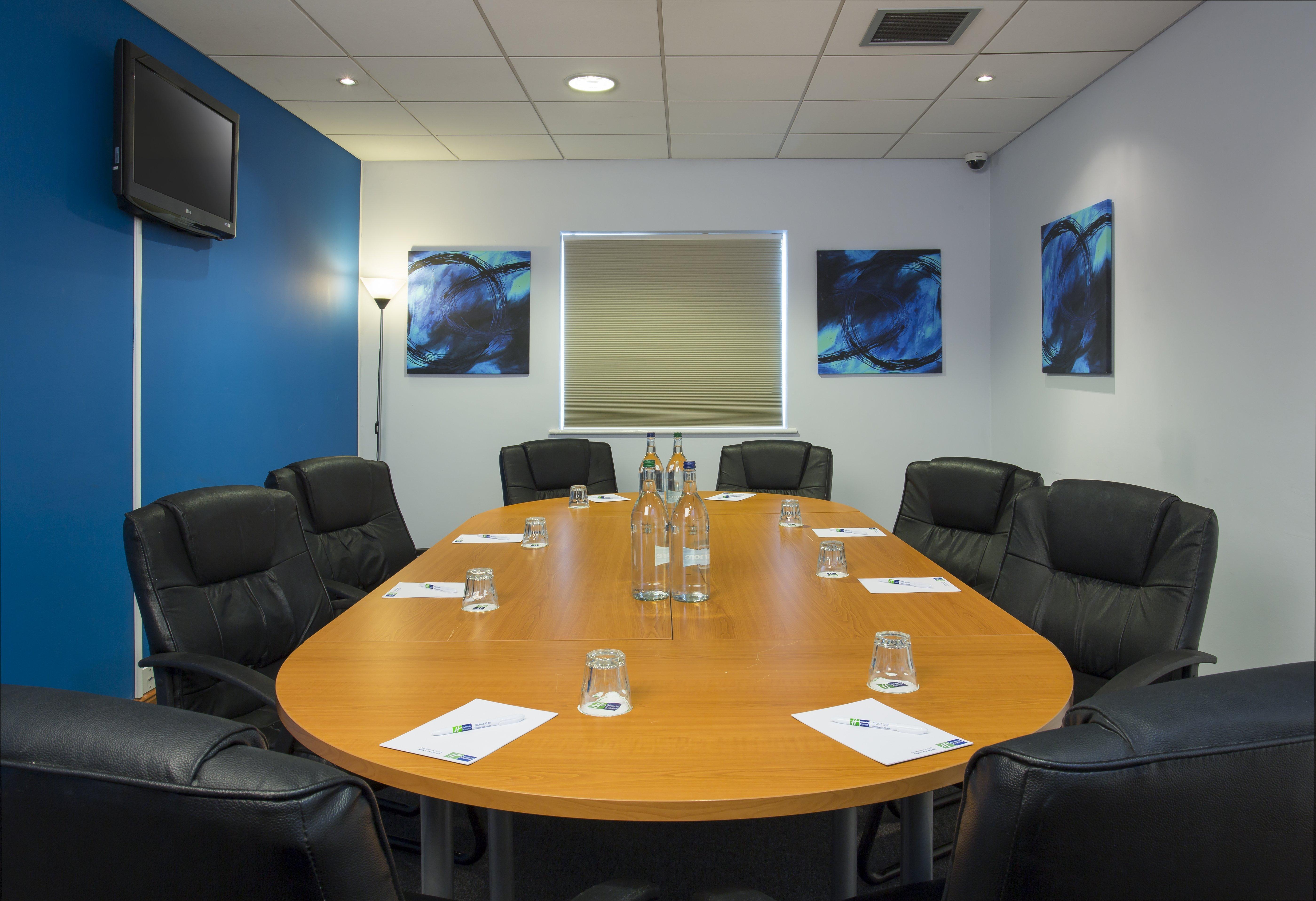 Holiday Inn Express Braintree By Ihg Экстерьер фото