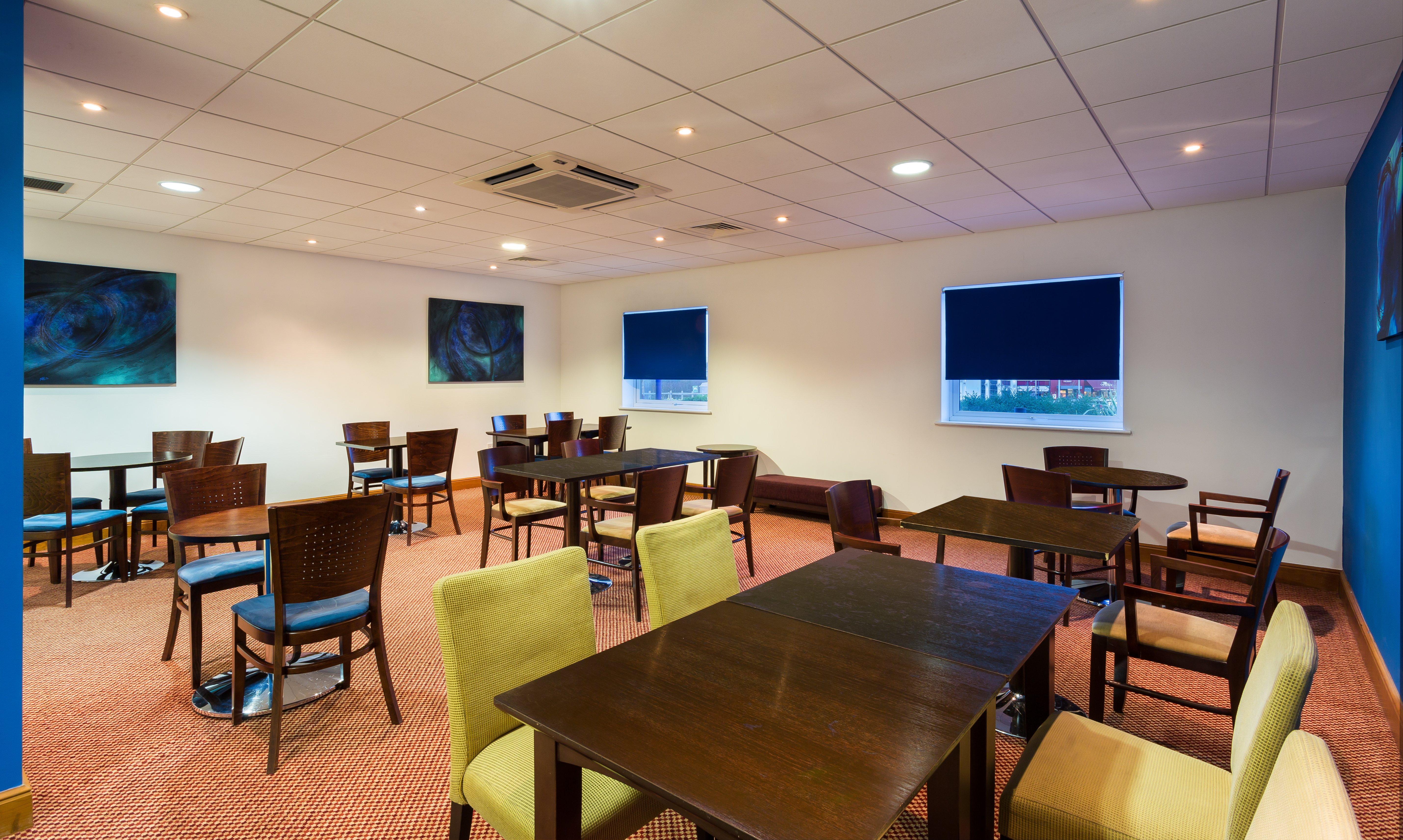 Holiday Inn Express Braintree By Ihg Экстерьер фото